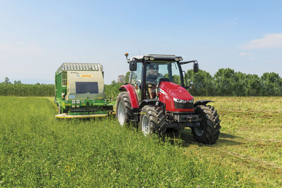 Falciatura-con-falcia-autocaricante-Bonino-mowing-self-loading-zero-grazer-wagon-towed-fauchage-avec-faucheuse-autochargeuse-siega-con-segador-autocargador-Mähen-mit-Mähladewagen